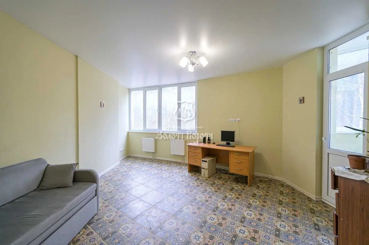Фото Продаю 1-комнатную квартиру, 38 кв. м, Светлая ул. 3д Киев, цена: 45000 USD, код 8034
