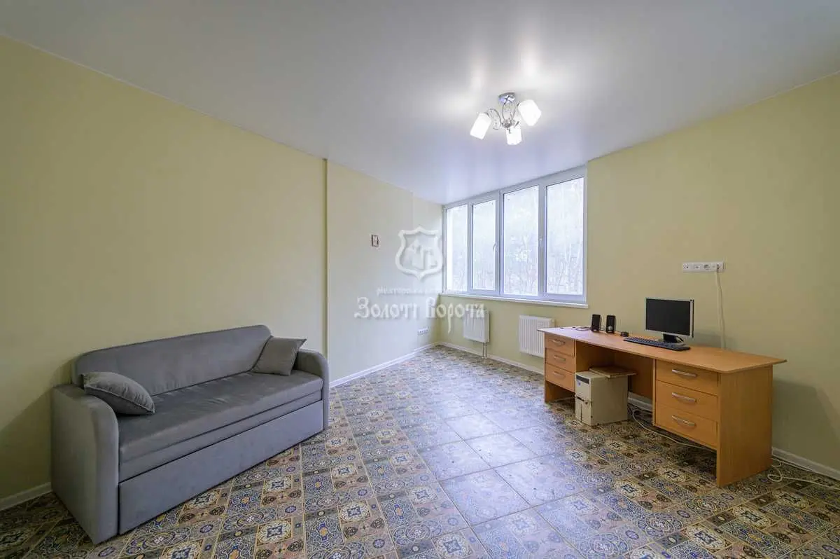 Фото Продаю 1-комнатную квартиру, 38 кв. м, Светлая ул. 3д Киев, цена: 45000 USD, код 8034