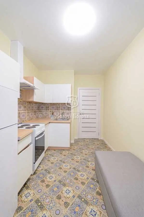 Фото Продаю 1-комнатную квартиру, 38 кв. м, Светлая ул. 3д Киев, цена: 45000 USD, код 8034