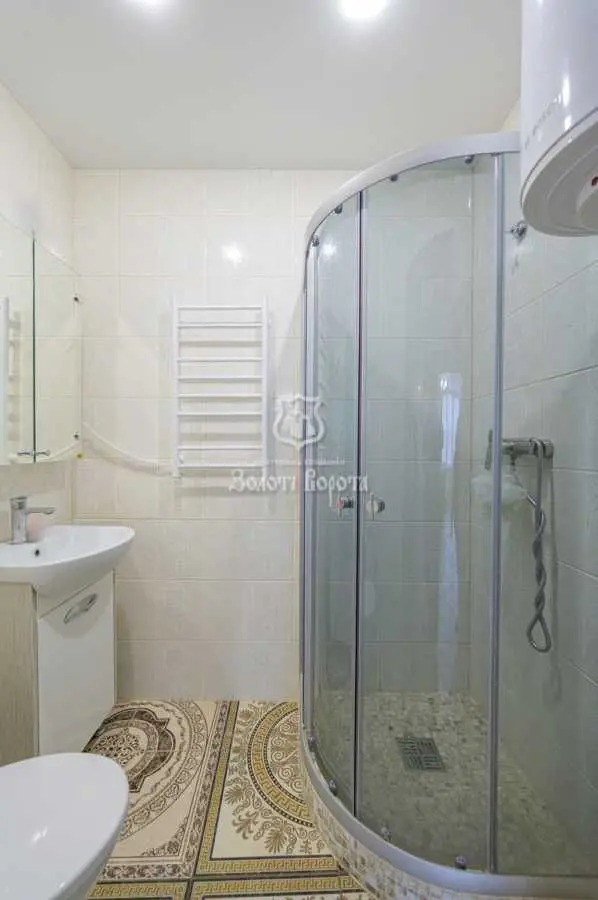 Фото Продаю 1-комнатную квартиру, 38 кв. м, Светлая ул. 3д Киев, цена: 45000 USD, код 8034