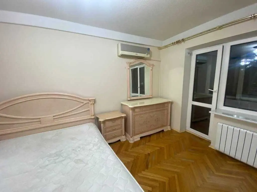 Фото Зняти 3 кімнатну квартиру, Київ в довгострокову оренду, ціна: 15000 UAH, код 8035