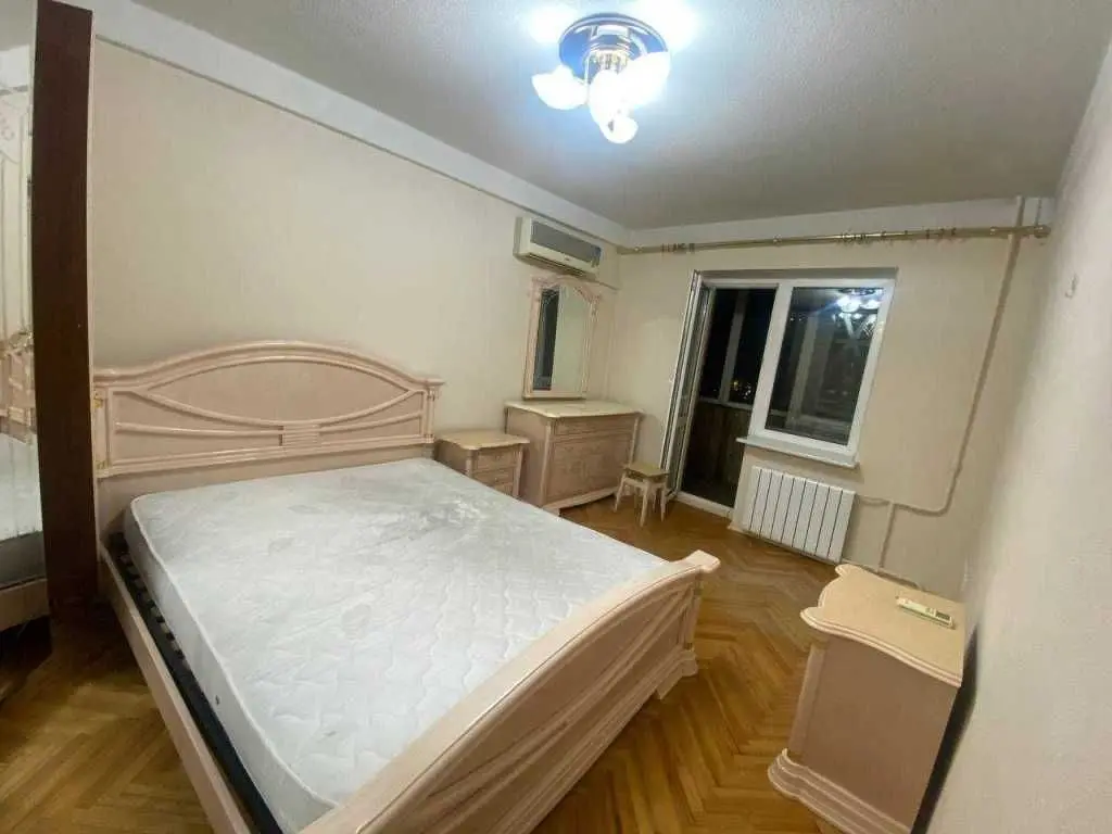 Фото Зняти 3 кімнатну квартиру, Київ в довгострокову оренду, ціна: 15000 UAH, код 8035