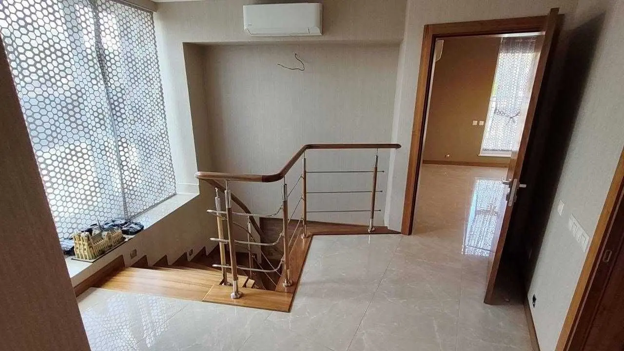 Фото Зняти 2 кімнатну квартиру, Пекарська вул.  Львів в довгострокову оренду, ціна: 1500 USD, код 8039