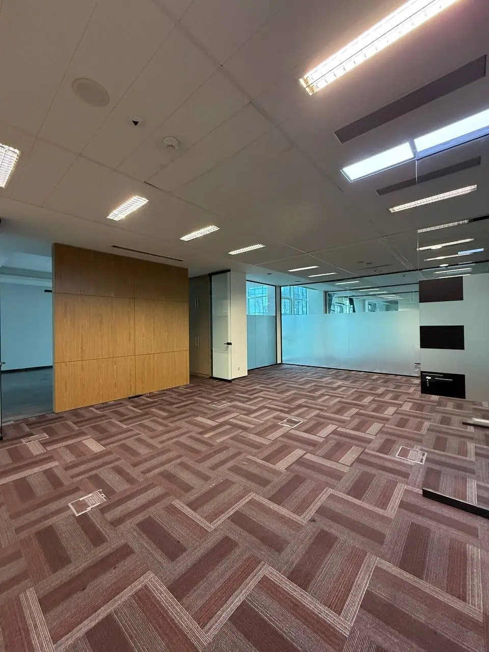 Фото Rent an office, Solomianska Street 11 Kyiv for long-term rent, price: 14 $, code 8042
