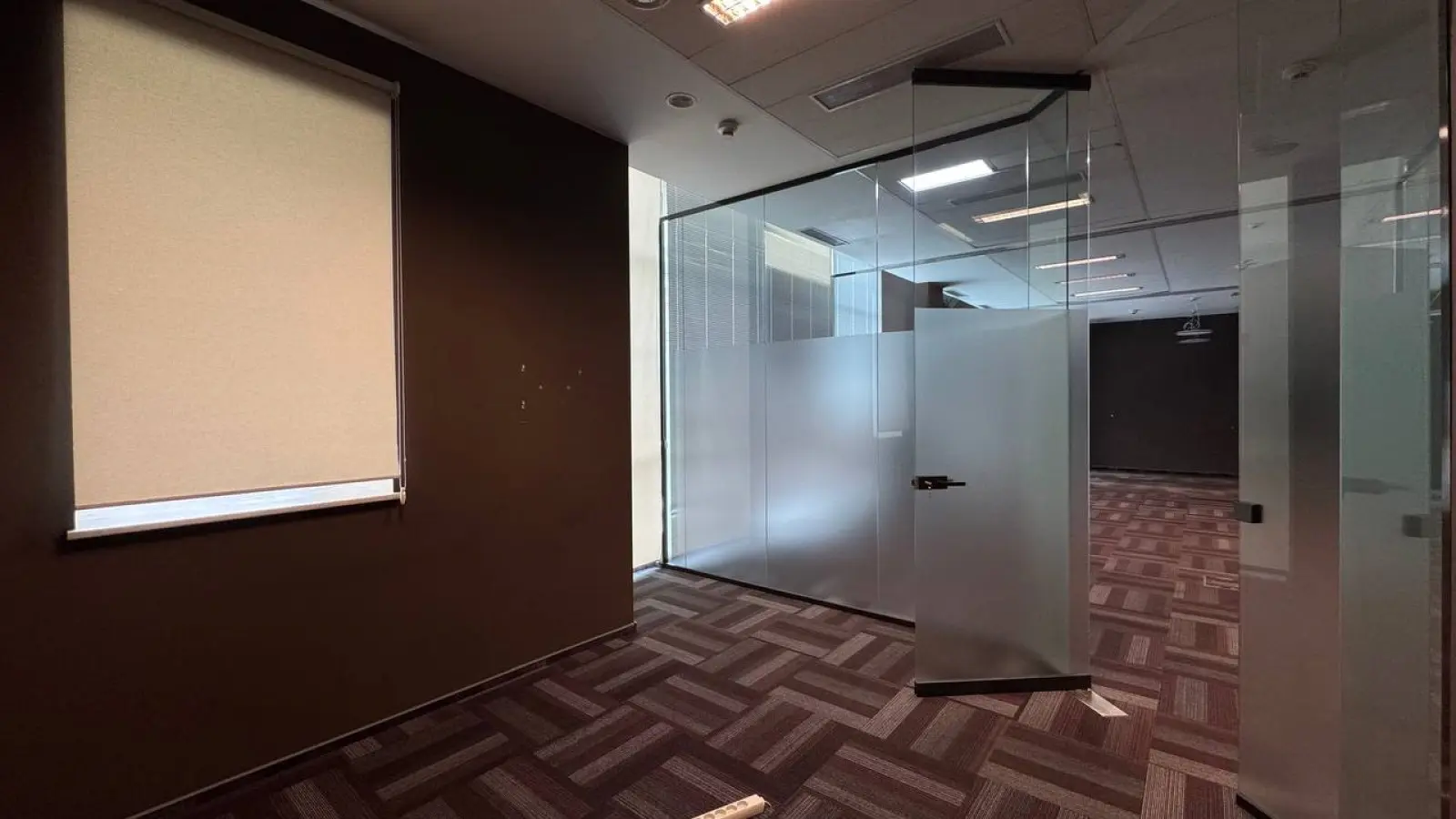 Фото Rent an office, Solomianska Street 11 Kyiv for long-term rent, price: 14 $, code 8042