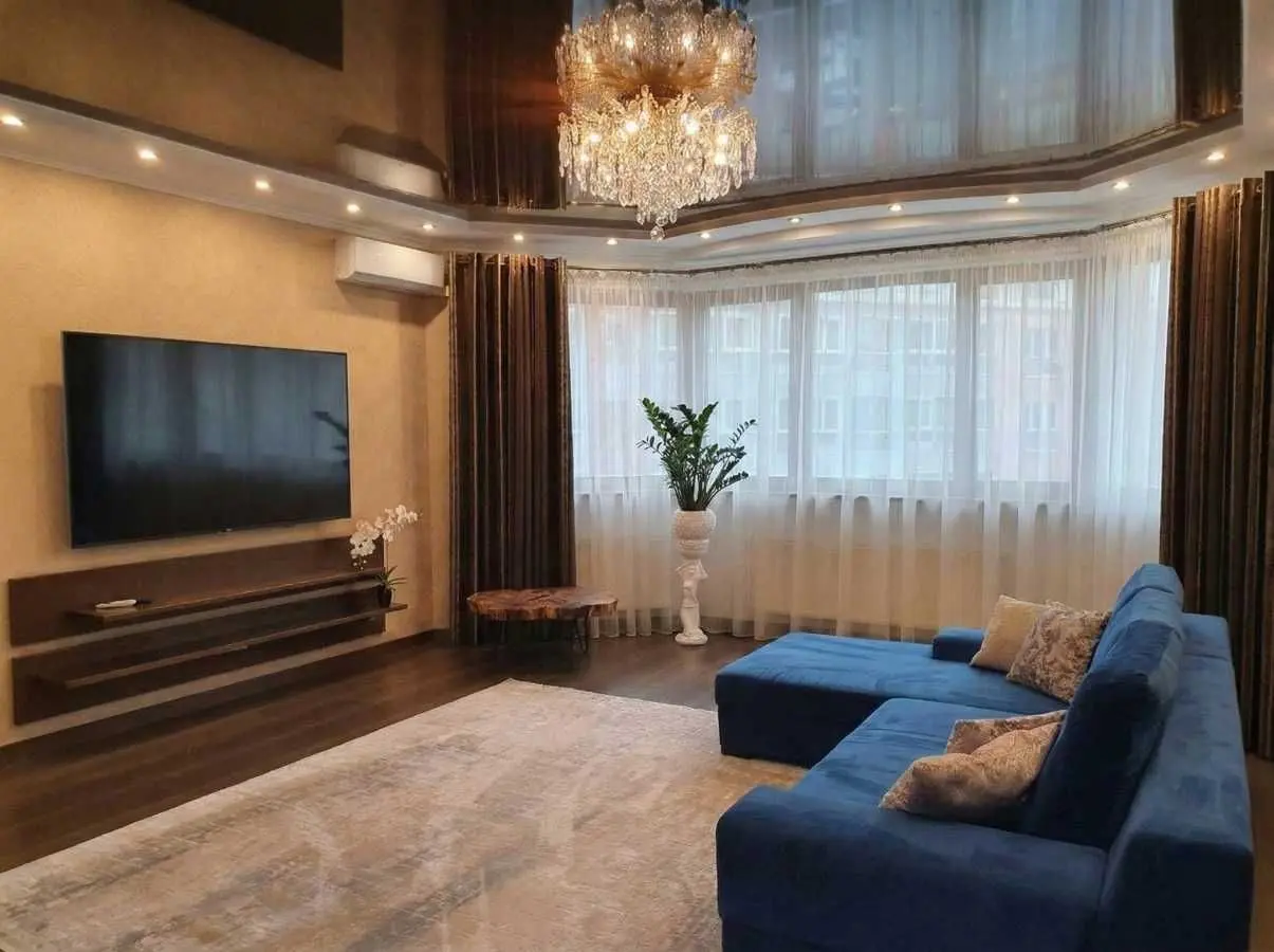 Фото Продаю 4 кімнатну квартиру, 126 кв. м, Олександра Мишуги вул. 12 Київ, ціна: 200000 USD, код 8043