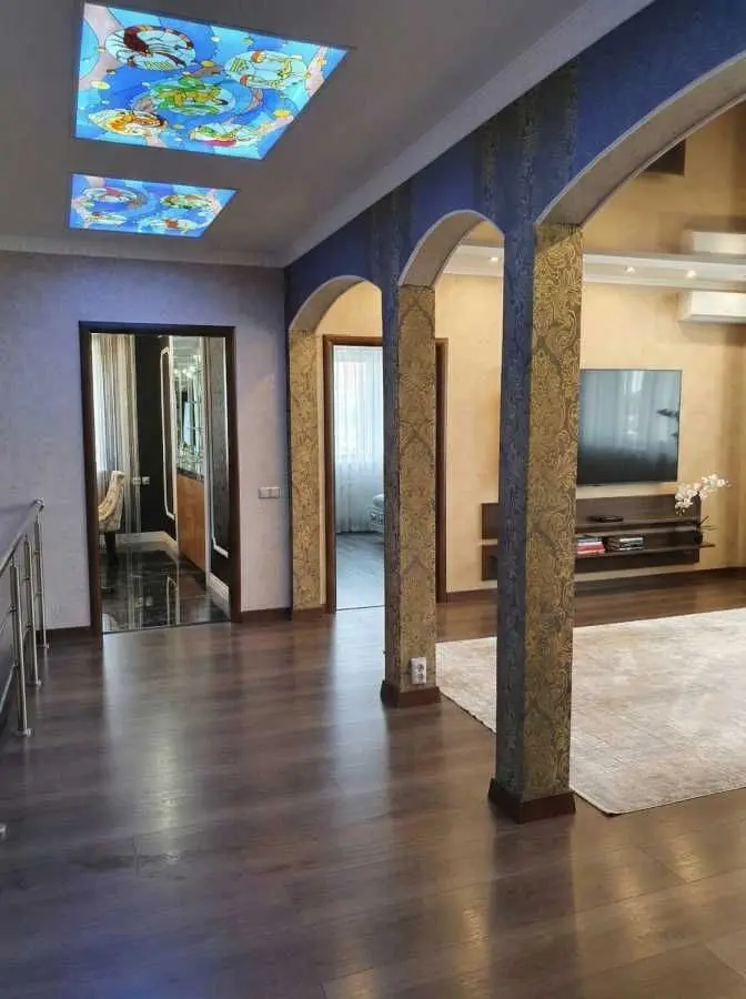 Фото Продаю 4 кімнатну квартиру, 126 кв. м, Олександра Мишуги вул. 12 Київ, ціна: 200000 USD, код 8043