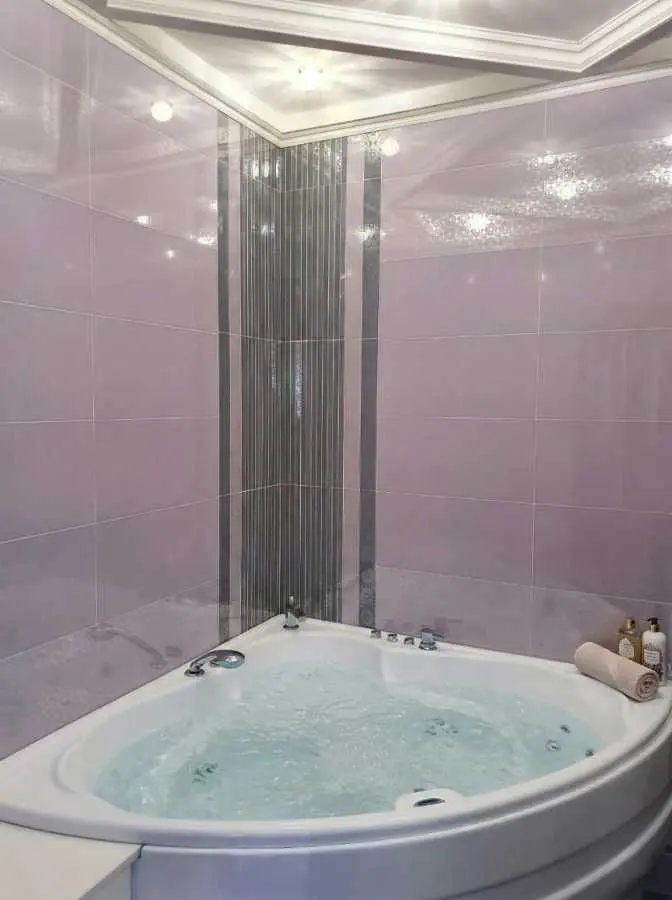Фото Продаю 4 кімнатну квартиру, 126 кв. м, Олександра Мишуги вул. 12 Київ, ціна: 200000 USD, код 8043