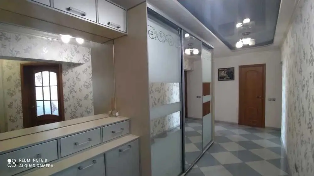 Фото Зняти 3 кімнатну квартиру, Бориспільська вул. 6 Київ в довгострокову оренду, ціна: 20000 UAH, код 8052
