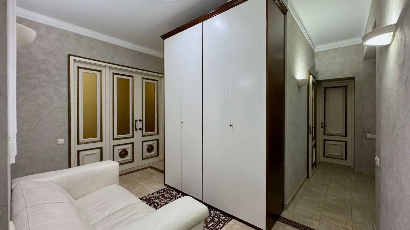 Фото Продаю 4 кімнатну квартиру, 130 кв. м, Михайла Грушевського вул.  Київ, ціна: 265000 USD, код 8057