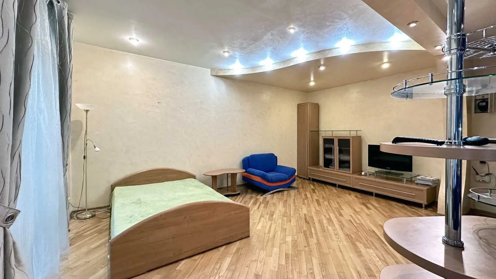 Фото Зняти 1 кімнатну квартиру, Предславинська вул. 47 Київ в довгострокову оренду, ціна: 21000 UAH, код 8061