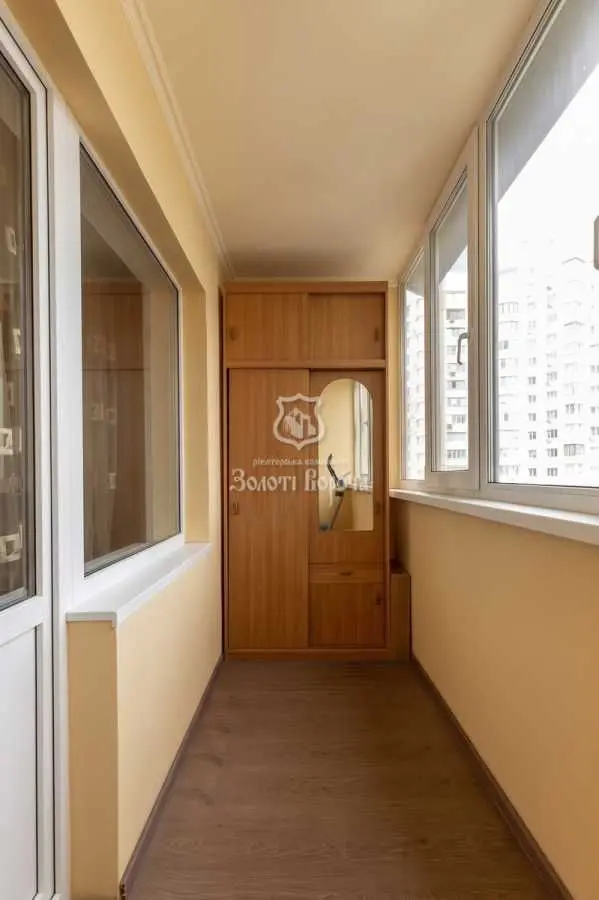 Фото Selling a 1-room apartment, 41.7 sq.m., Larysy Rudenko Street 3б Kyiv, price: 66500 USD, code 8069