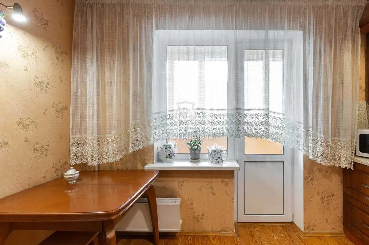Фото Selling a 1-room apartment, 41.7 sq.m., Larysy Rudenko Street 3б Kyiv, price: 66500 USD, code 8069