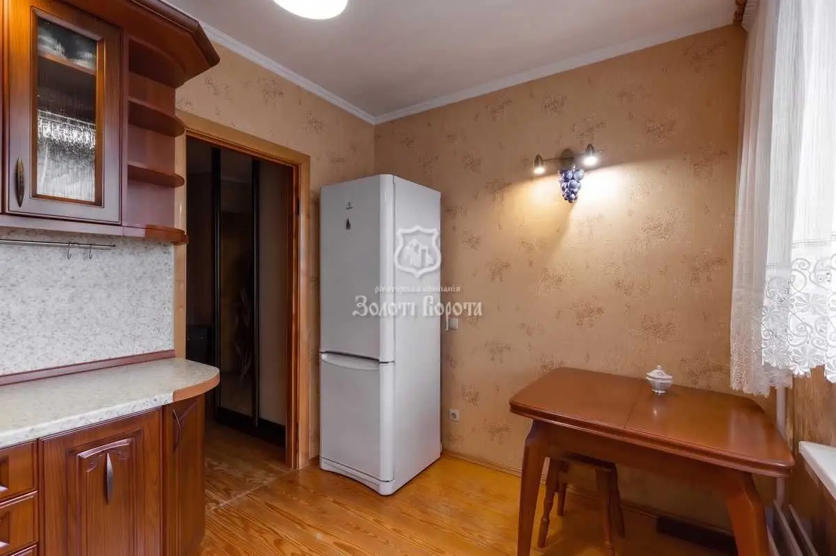 Фото Selling a 1-room apartment, 41.7 sq.m., Larysy Rudenko Street 3б Kyiv, price: 66500 USD, code 8069
