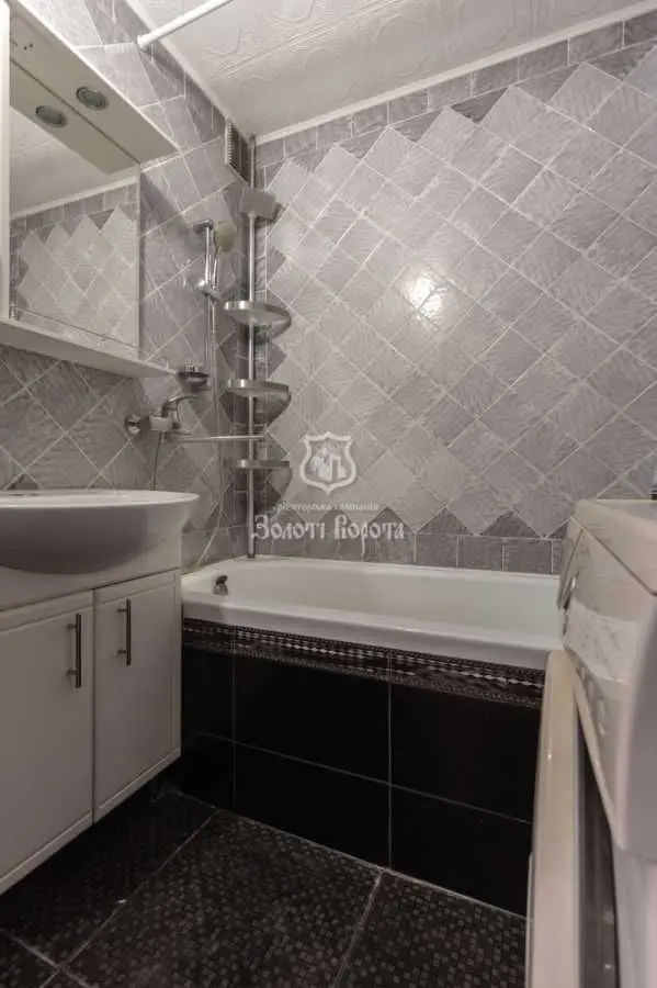 Фото Selling a 1-room apartment, 41.7 sq.m., Larysy Rudenko Street 3б Kyiv, price: 66500 USD, code 8069