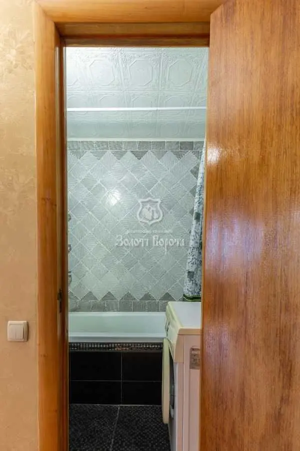 Фото Selling a 1-room apartment, 41.7 sq.m., Larysy Rudenko Street 3б Kyiv, price: 66500 USD, code 8069