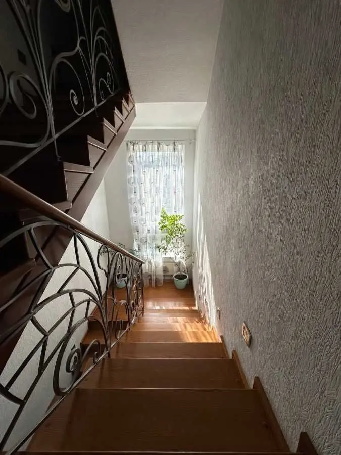 Фото Продаю будинок, 322 кв. м, Кривоноса вул.  Дніпро, ціна: 170000 USD, код 8071