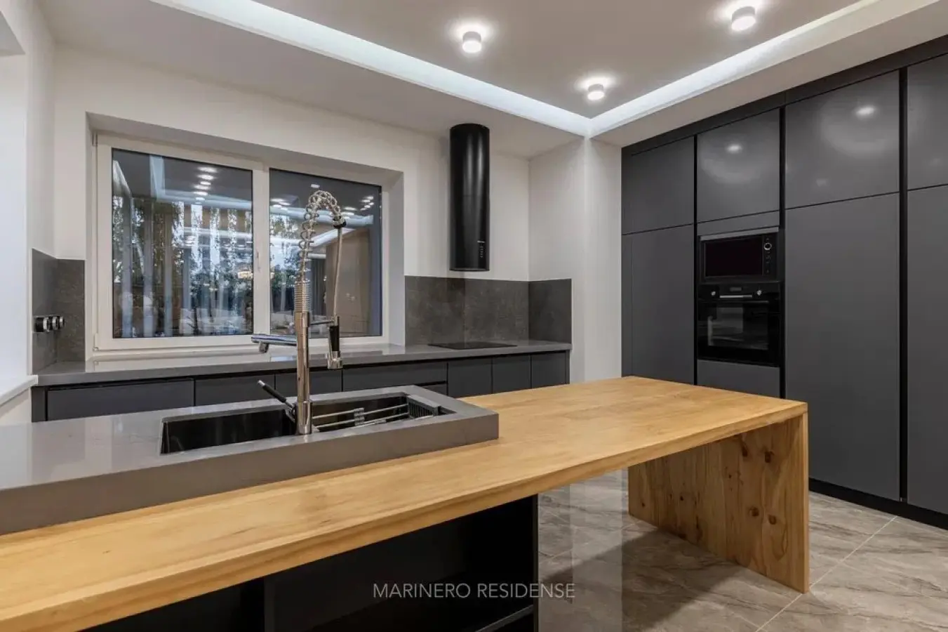 Фото Продаю будинок, 320 кв. м, Центральна вул.  Київ, ціна: 950000 $, код 8078