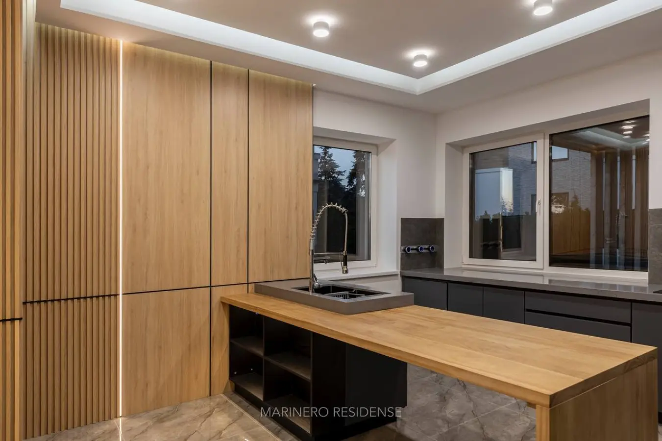 Фото Продаю будинок, 320 кв. м, Центральна вул.  Київ, ціна: 950000 $, код 8078