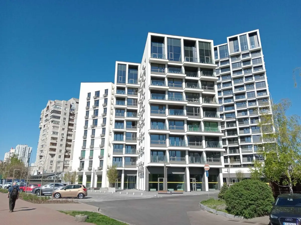 Фото Продаю 1-комнатную квартиру, 46 кв. м, Драгоманова ул. 31 Киев, цена: 103500 $, код 8098