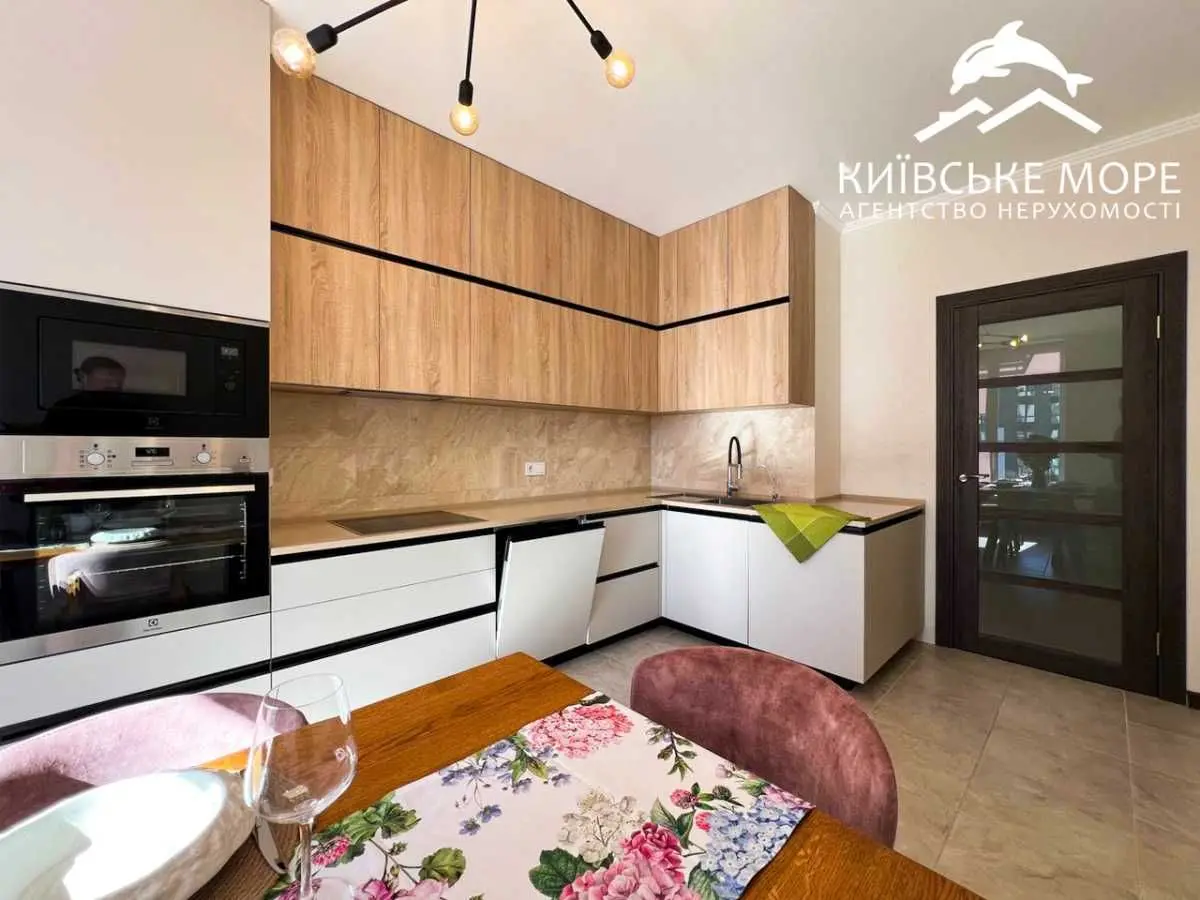 Фото Selling a 3-room apartment, 96 sq.m., Ivana Vyhovskoho street (Marshala Hrechka Street)  Kyiv, price: 140000 USD, code 8103