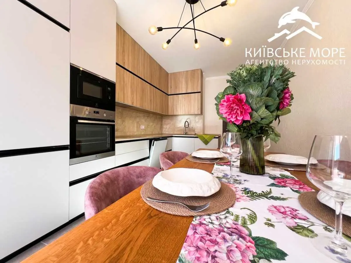 Фото Selling a 3-room apartment, 96 sq.m., Ivana Vyhovskoho street (Marshala Hrechka Street)  Kyiv, price: 140000 USD, code 8103