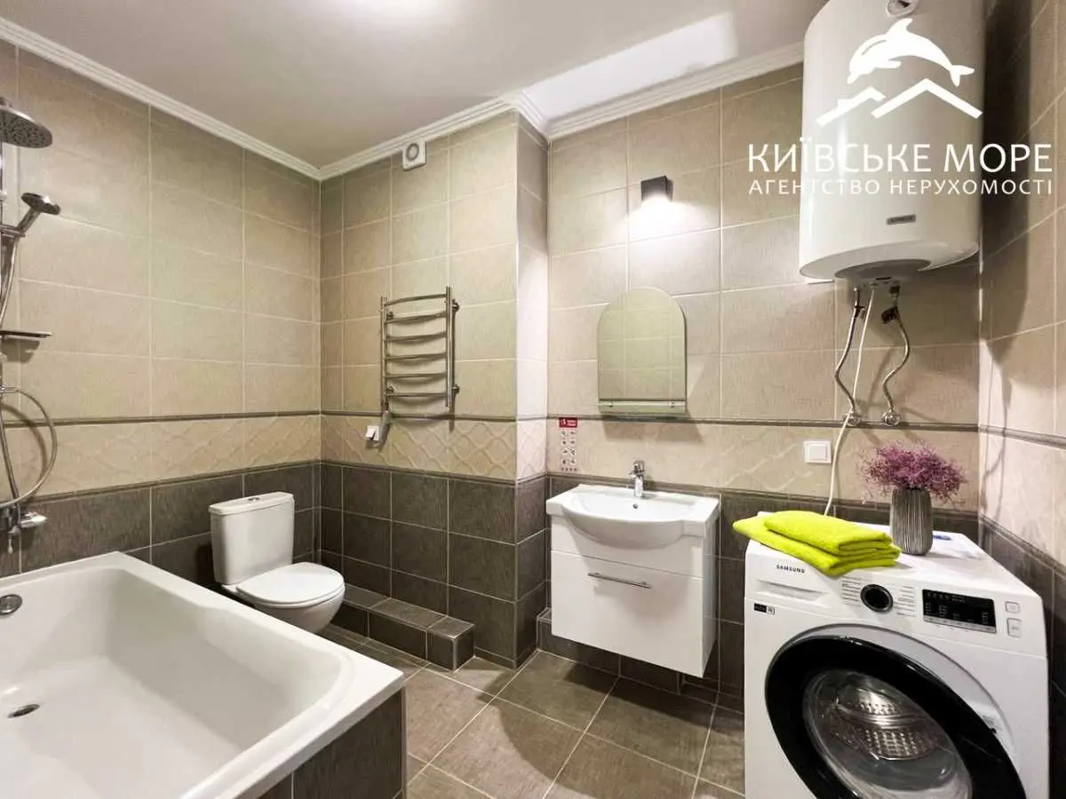 Фото Selling a 3-room apartment, 96 sq.m., Ivana Vyhovskoho street (Marshala Hrechka Street)  Kyiv, price: 140000 USD, code 8103