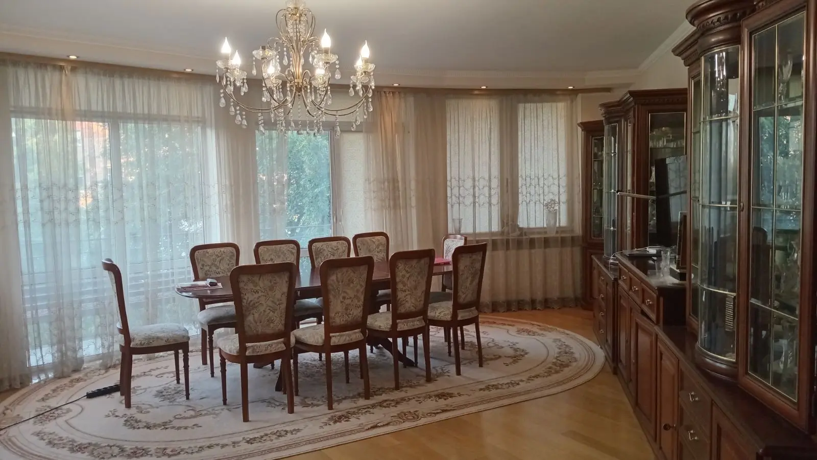 Фото Selling a 5-room apartment, 190 sq.m., Mariiky Pidhirianky Street 23 Ivano-Frankivsk, price: 330000 $, code 8106