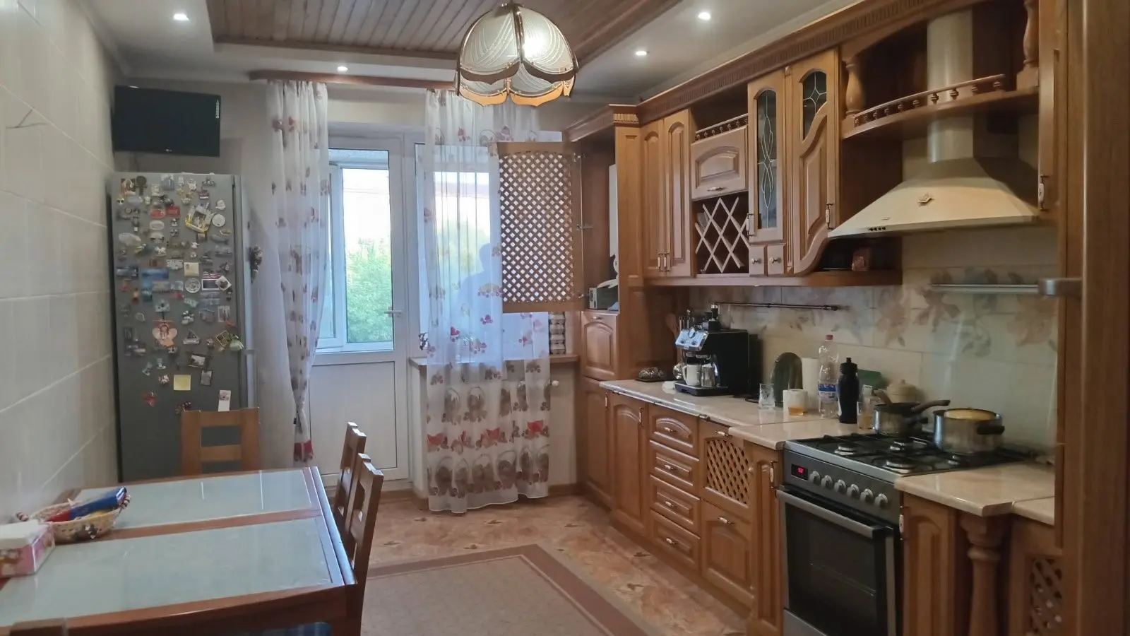 Фото Selling a 5-room apartment, 190 sq.m., Mariiky Pidhirianky Street 23 Ivano-Frankivsk, price: 330000 $, code 8106