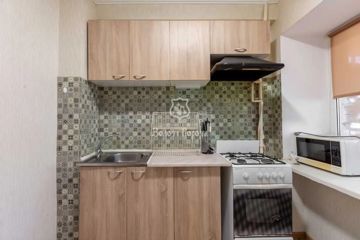 Фото Продаю 1 кімнатну квартиру, 30.3 кв. м, Кирилівська вул. (Фрунзе) 127 Київ, ціна: 42000 USD, код 8109