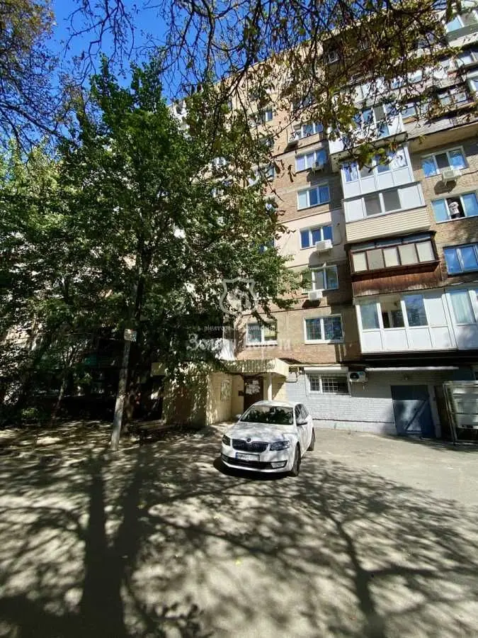 Фото Продаю 1 кімнатну квартиру, 30.3 кв. м, Кирилівська вул. (Фрунзе) 127 Київ, ціна: 42000 USD, код 8109