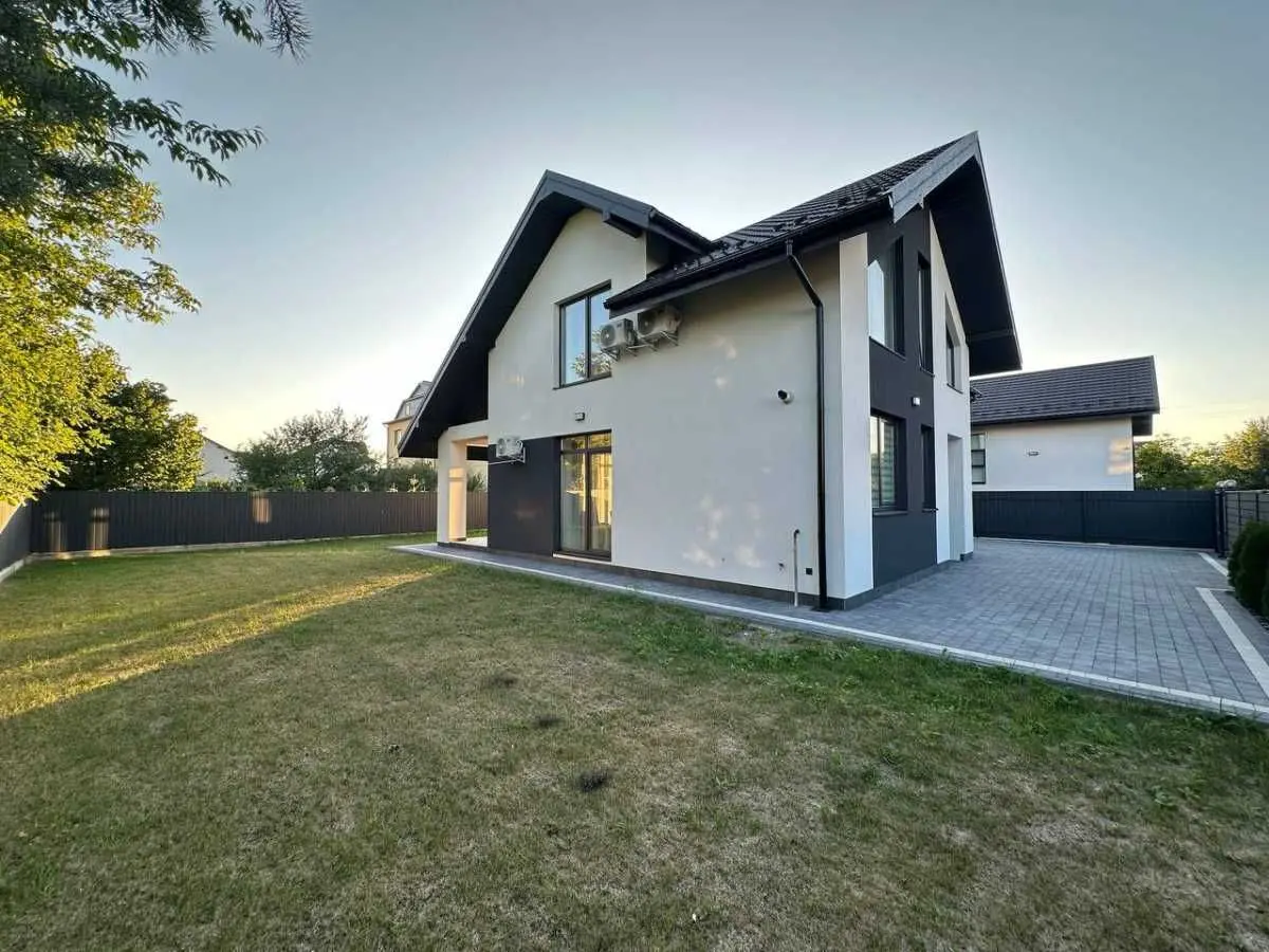 Фото Продаю будинок, 140 кв. м, Кобзаря вул.  Крихівці, ціна: 295000 USD, код 8111