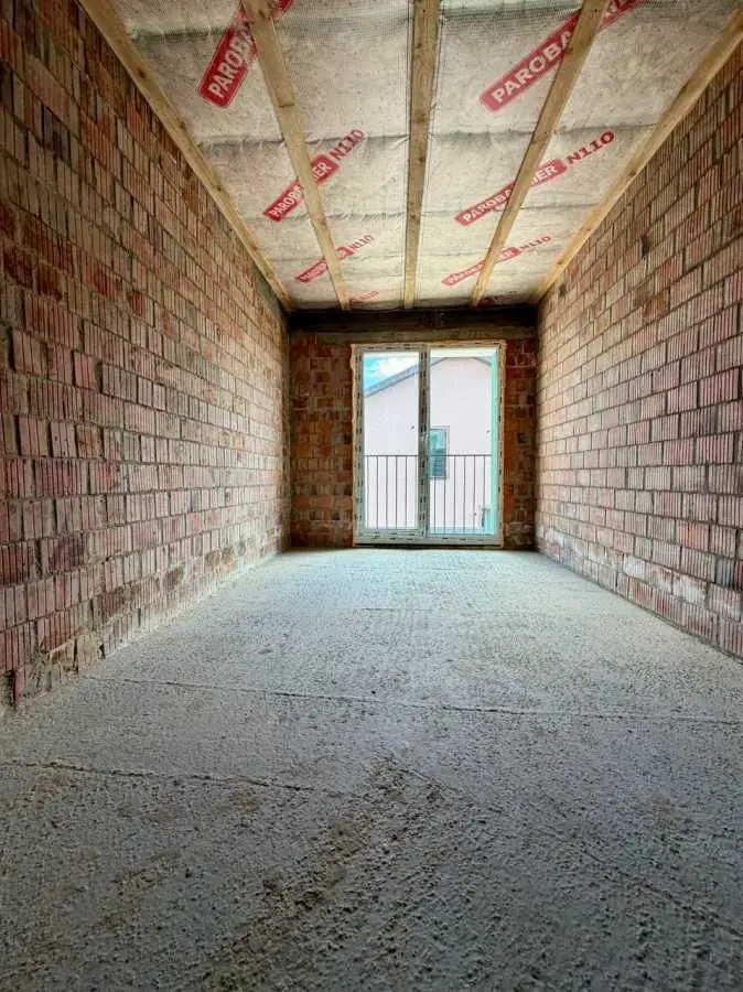 Фото Продаю 3 кімнатну квартиру, 72 кв. м, Святопетровського вул. (Петровського)  Гатне, ціна: 83000 USD, код 8132