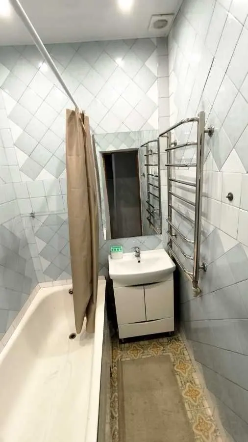 Фото Selling a 3-room apartment, 64 sq.m., Volodymyra Ivasiuka Street  Dnipro, price: 38000 USD, code 8140
