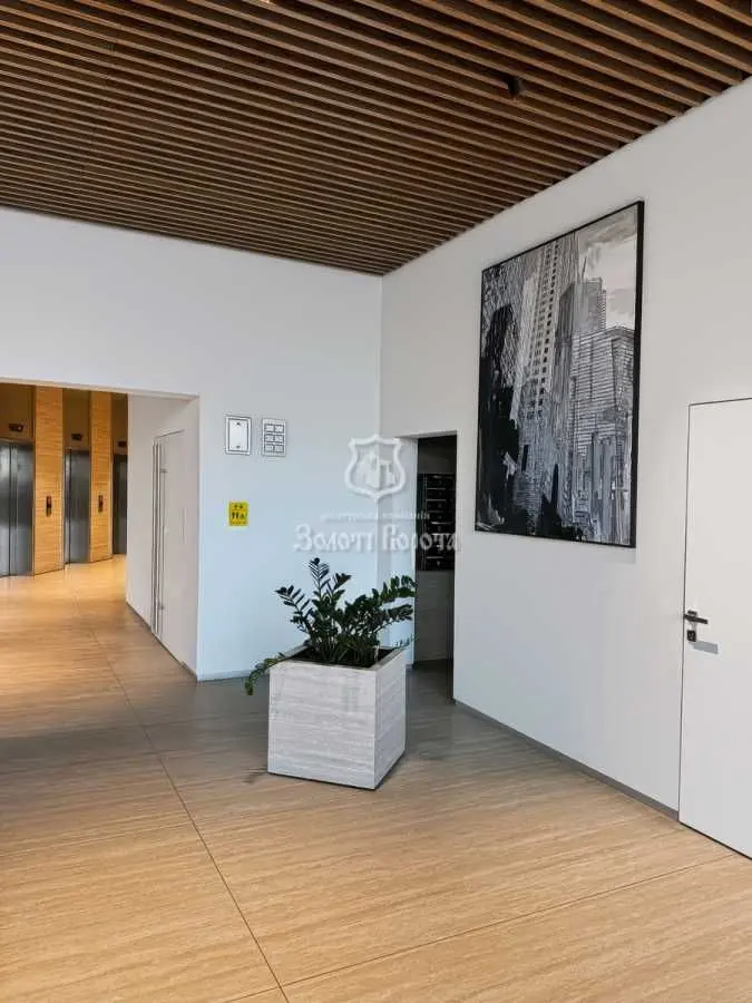 Фото Selling a 3-room apartment, 92.9 sq.m., Beresteiska Avenue (Peremohy Avenue)  Kyiv, price: 99000 USD, code 8141