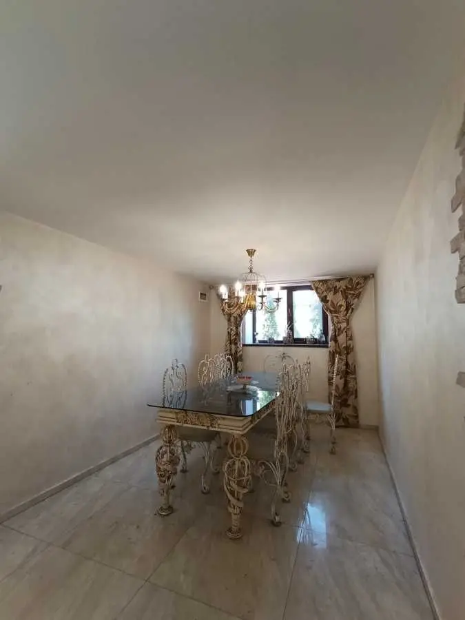 Фото Продаю будинок, 240 кв. м, Центральна вул.  Київ, ціна: 179000 USD, код 8142