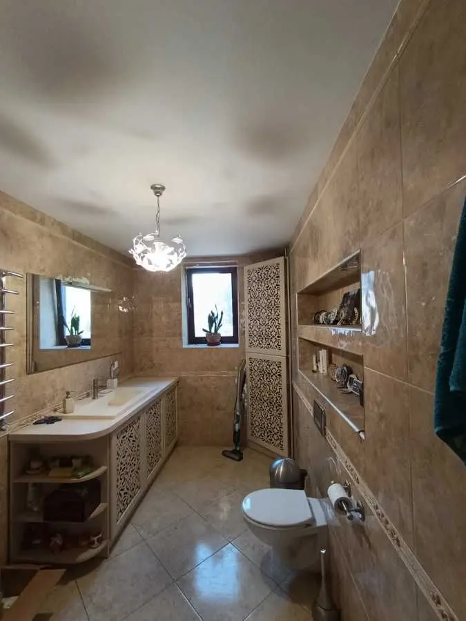 Фото Продаю будинок, 240 кв. м, Центральна вул.  Київ, ціна: 179000 USD, код 8142