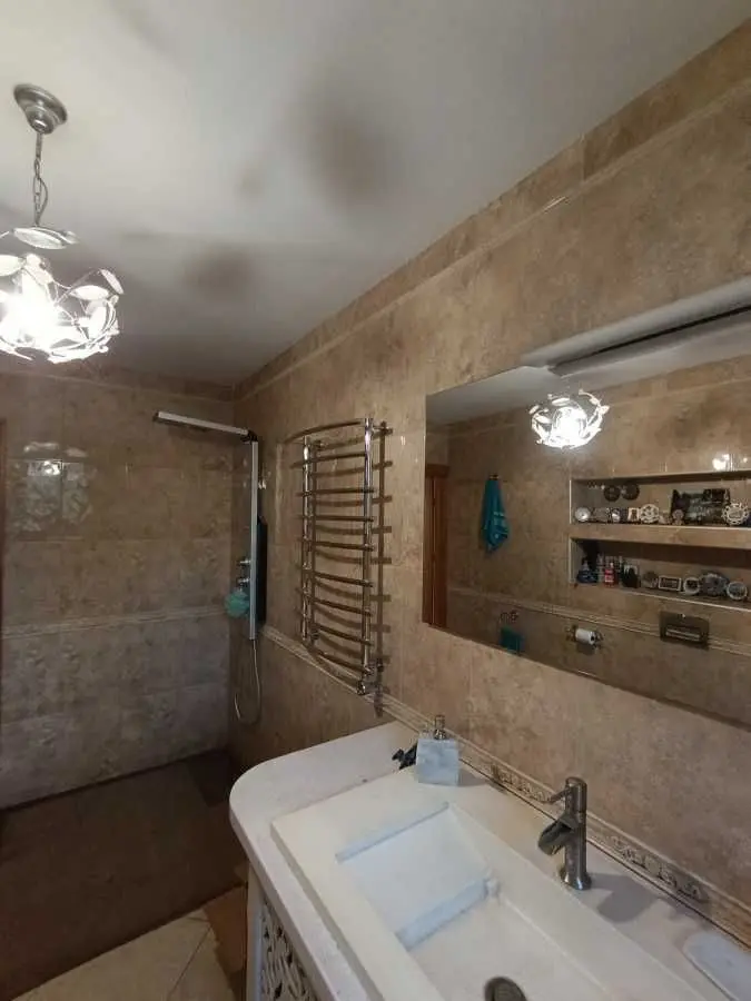 Фото Продаю будинок, 240 кв. м, Центральна вул.  Київ, ціна: 179000 USD, код 8142