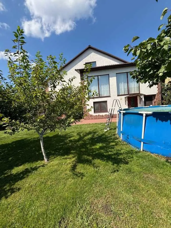 Фото Продаю будинок, 240 кв. м, Центральна вул.  Київ, ціна: 179000 USD, код 8142