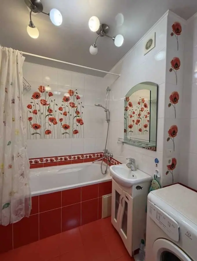 Фото Продаю 1-комнатную квартиру, 49 кв. м, Тепличная ул.  Святопетрівське, цена: 65000 USD, код 8148
