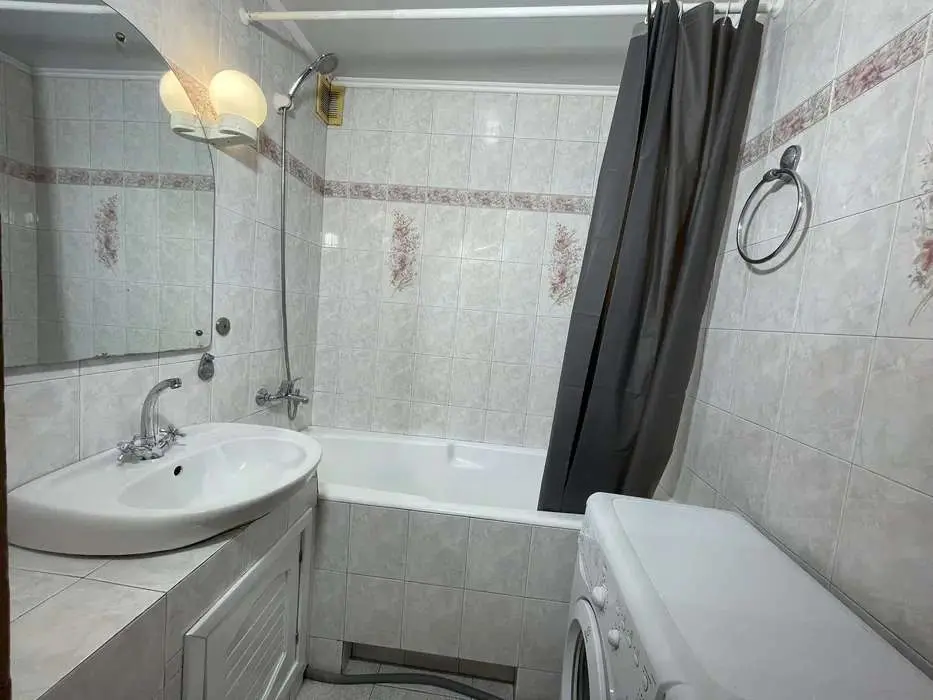 Фото Selling a 3-room apartment, 76 sq.m., Sribnokilska Street 16 Kyiv, price: 82000 UAH, code 8152