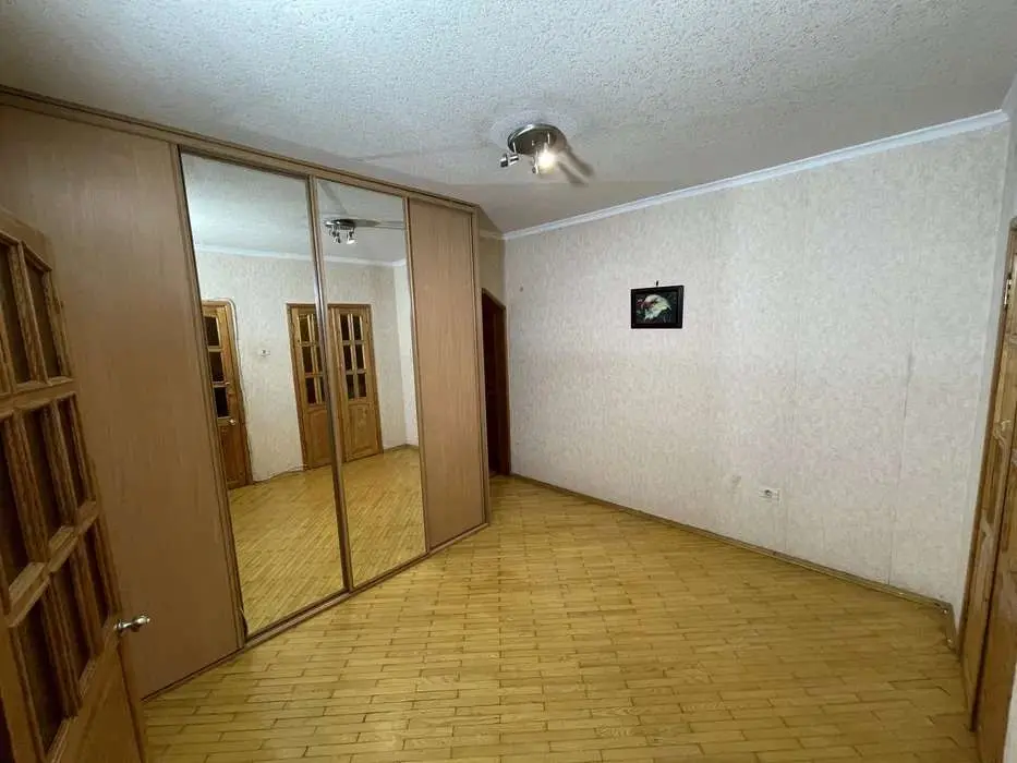 Фото Selling a 3-room apartment, 76 sq.m., Sribnokilska Street 16 Kyiv, price: 82000 UAH, code 8152