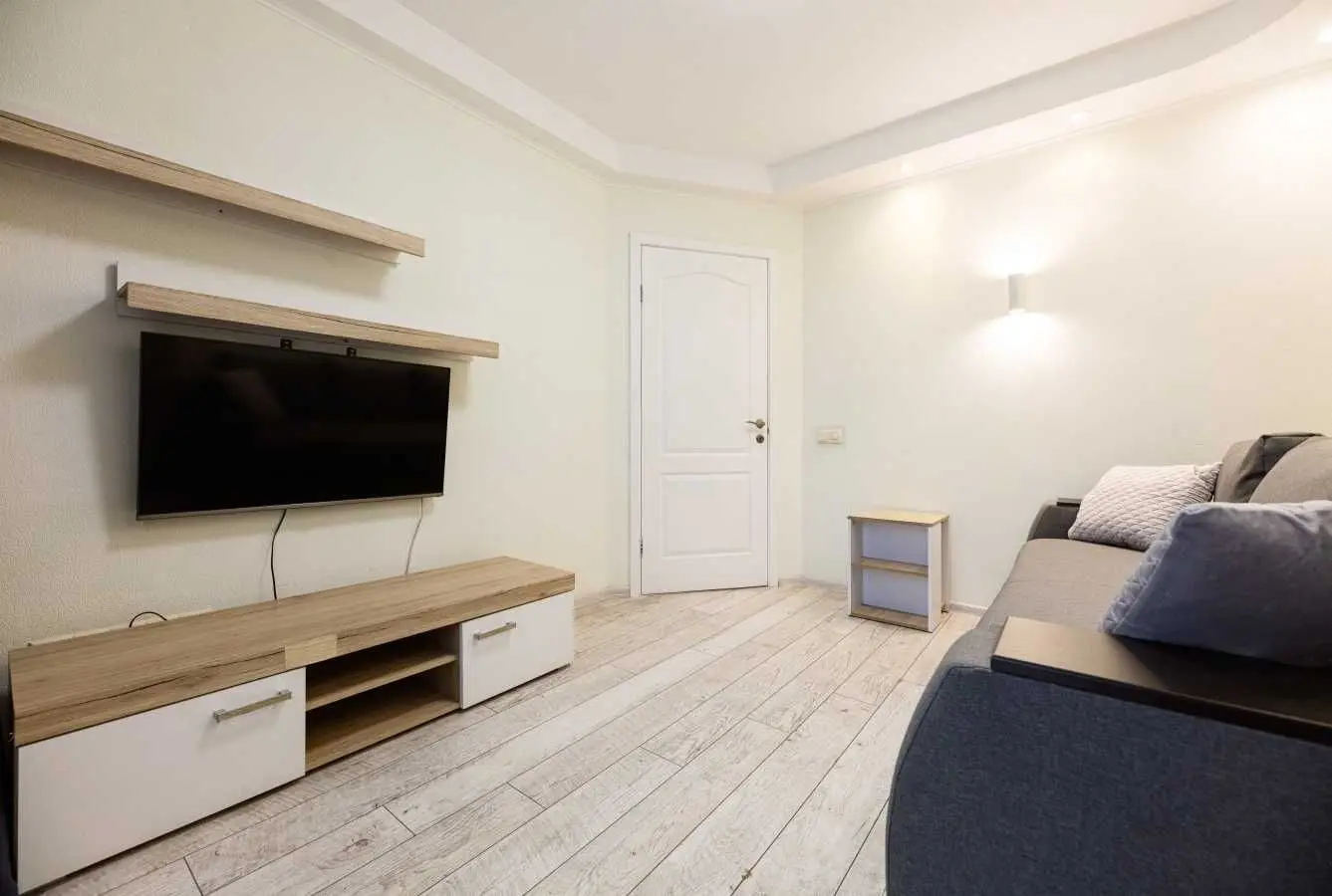 Фото Selling a 2-room apartment, 40 sq.m., Sobornosti avenue 1а Kyiv, price: 54990 USD, code 8156