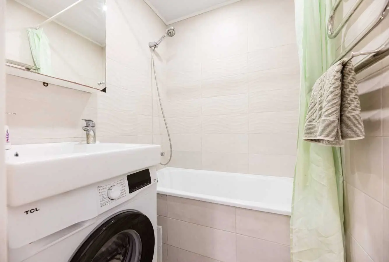 Фото Selling a 2-room apartment, 40 sq.m., Sobornosti avenue 1а Kyiv, price: 54990 USD, code 8156