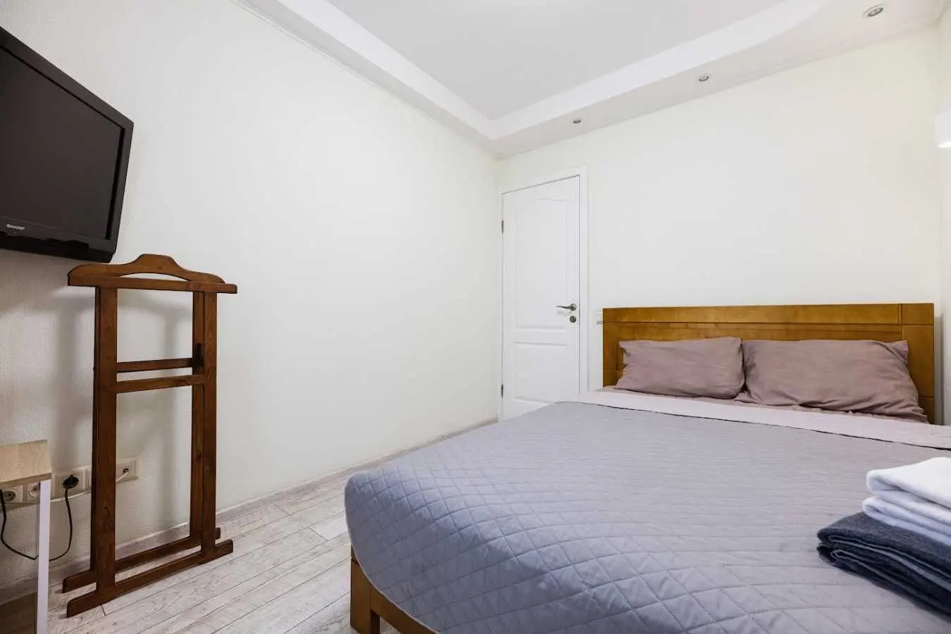 Фото Selling a 2-room apartment, 40 sq.m., Sobornosti avenue 1а Kyiv, price: 54990 USD, code 8156