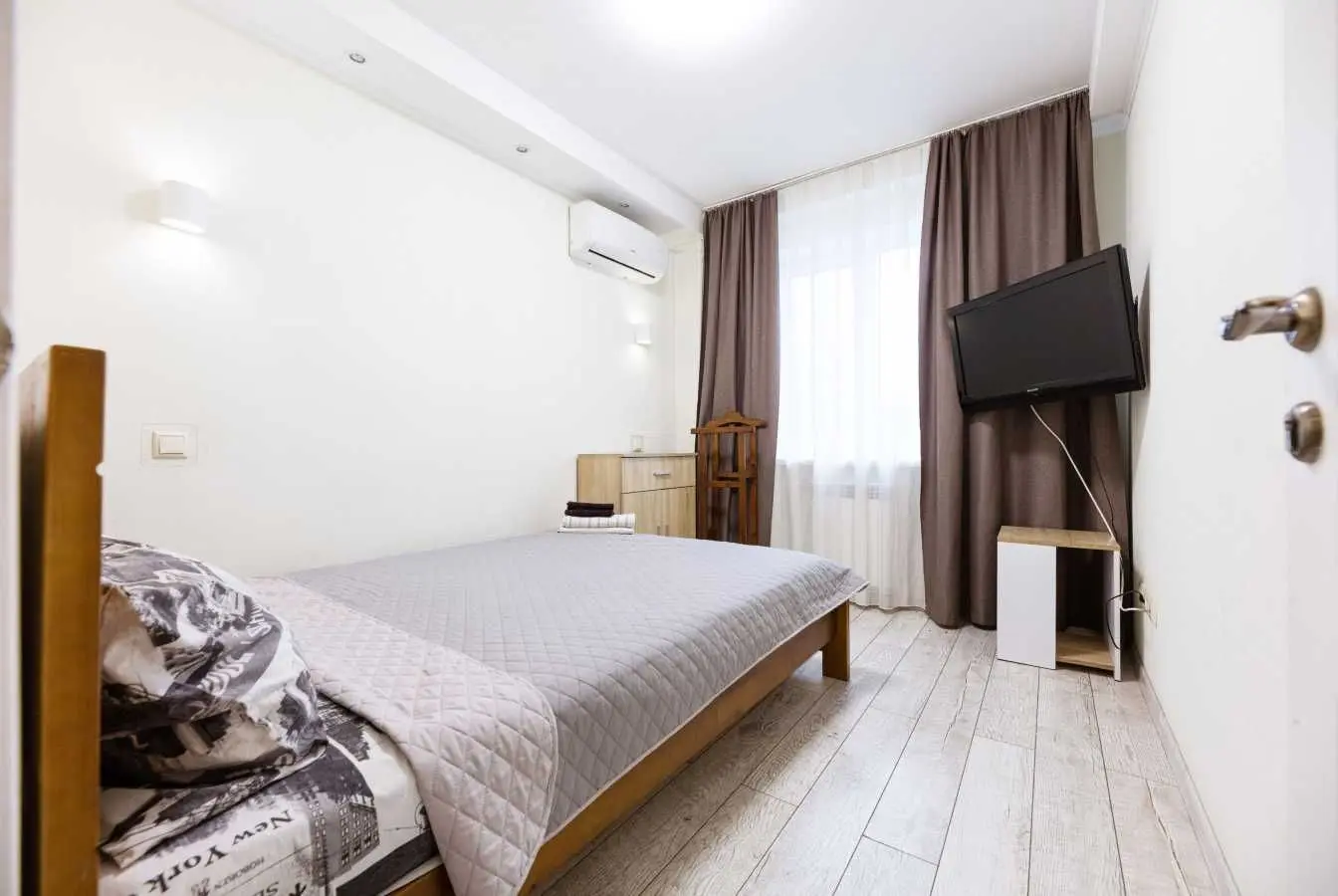Фото Selling a 2-room apartment, 40 sq.m., Sobornosti avenue 1а Kyiv, price: 54990 USD, code 8156