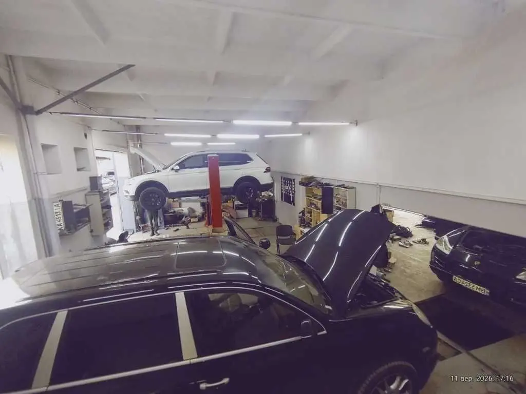 Фото Selling a parking space, garage, 205 sq.m., Pukhivska Street  Kyiv, price: 70000 USD, code 8157