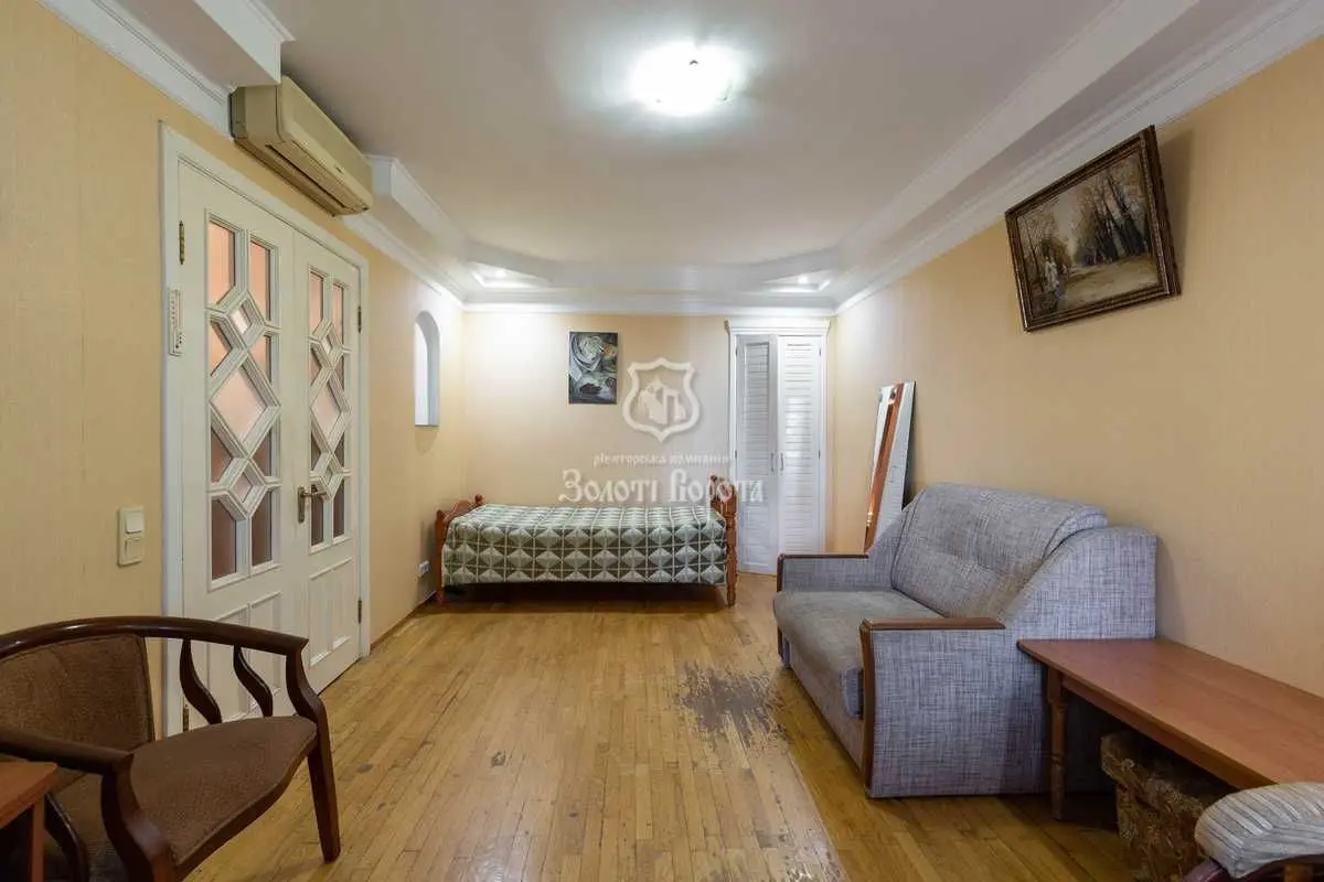Фото Selling a 1-room apartment, 32.1 sq.m., Knyaziv Ostrozkykh street (Moskovska street) 36 Kyiv, price: 68000 USD, code 8158