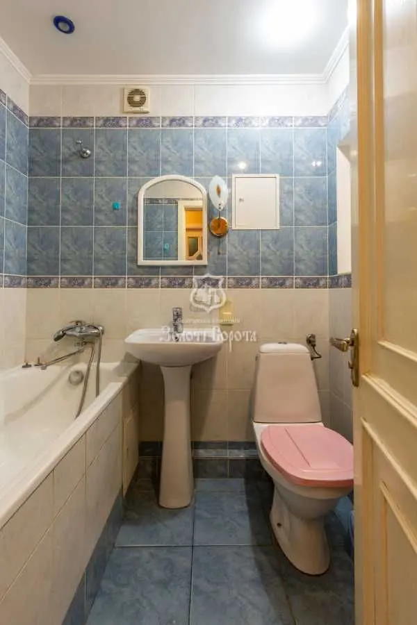 Фото Selling a 1-room apartment, 32.1 sq.m., Knyaziv Ostrozkykh street (Moskovska street) 36 Kyiv, price: 68000 USD, code 8158