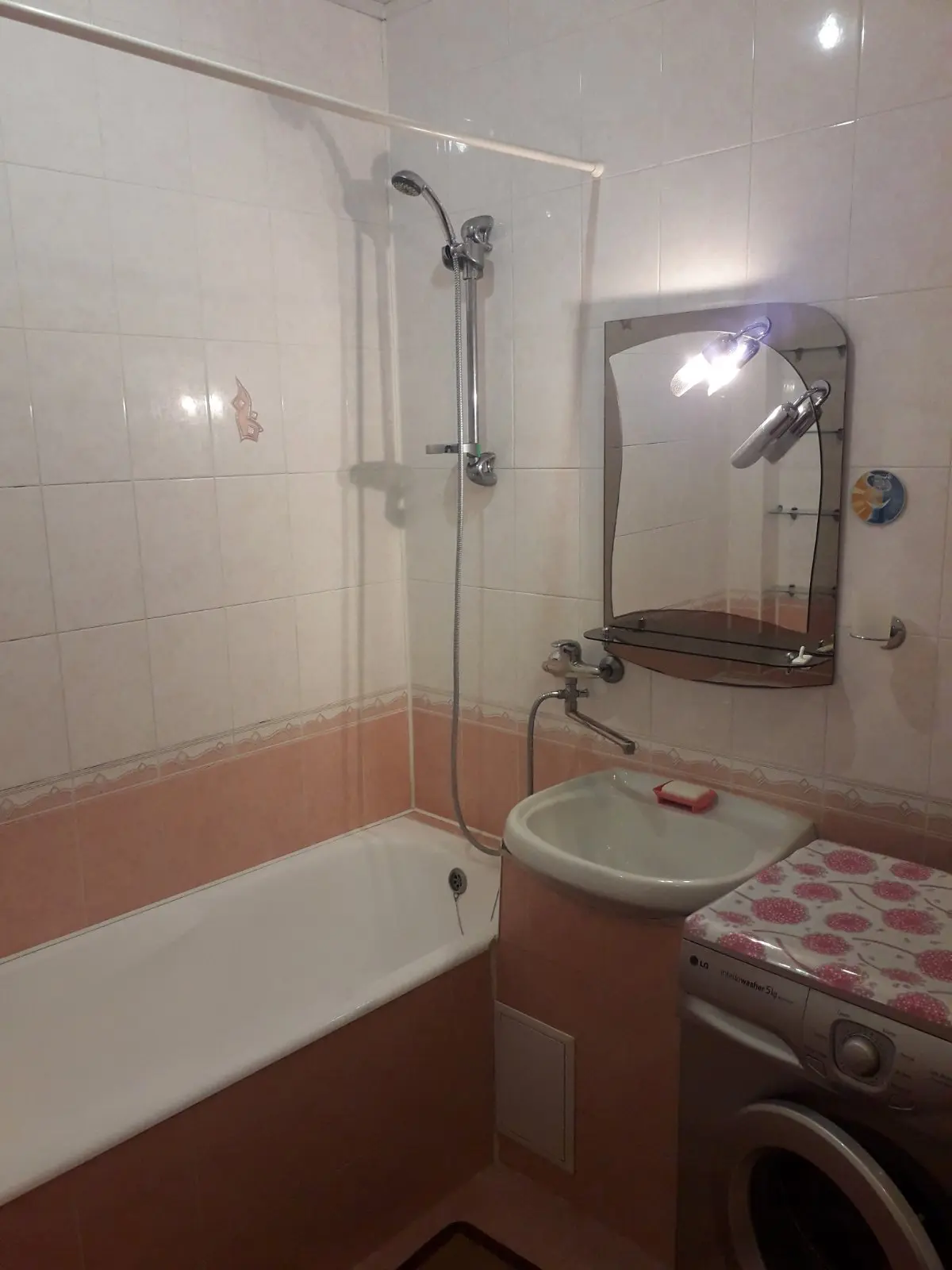 Фото Зняти 1 кімнатну квартиру, Смілянська вул. 10 Київ в довгострокову оренду, ціна: 16000 UAH, код 8160
